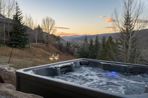 Whiskey Hill Luxury Retreat with Resort Amenities