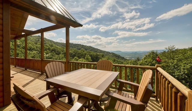 Whiskey Mountain Lodge * Mountain View! *Private Mountain Setting *Hot Tub *Pool Table *Ping Pong