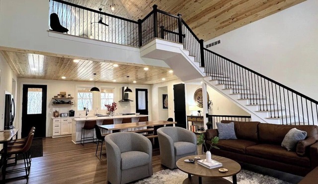 Whiskey Ridge Cabins- Hocking Hills Luxury Cabin