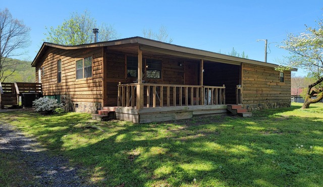 Whiskey Ridge Retreat a Cozy Pet and Family Friendly Getaway