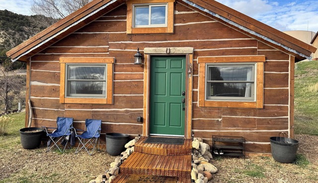 Whispering Cabin in Meeker