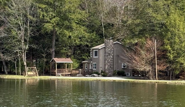 Whispering Creek Lodge - Water views from every window