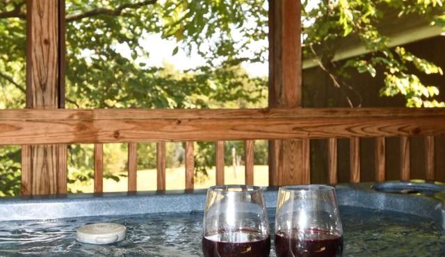 Whispering Hills - Couples Getaway