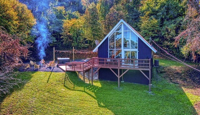 Whispering Hillside -Coffee Bar, Hot Tub Fire Pit