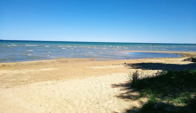 'Whispering Oaks' Cottage with Lake Access, Outdoor Fire Pit and More!