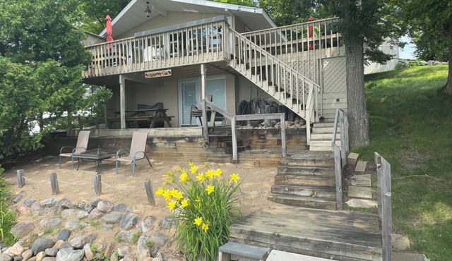 Whispering Oaks on West Lake Sylvia