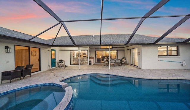 Whispering Palms | Private Pool & HOT TUB
