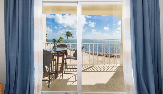 Whispering Palms | Sea Gulls 210 ~ Weekly Rental