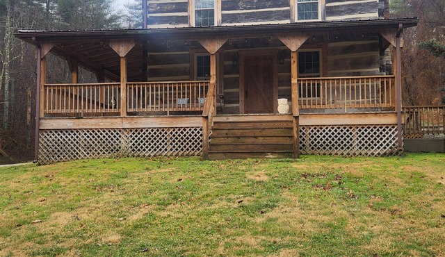 Whispering Pine's Cabin! NO CHECK-OUT LIST