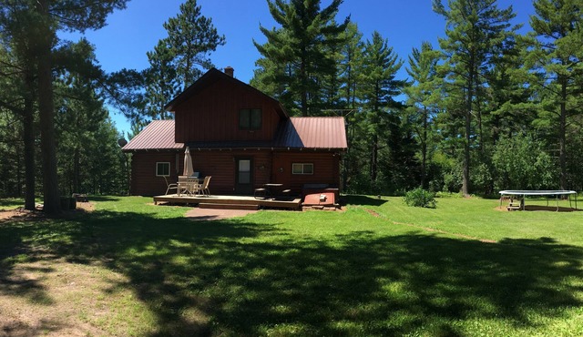 Whispering Pines 7 acre 3 Bedroom 2 Bath Pet Friendly 4 Season. On trail 8.