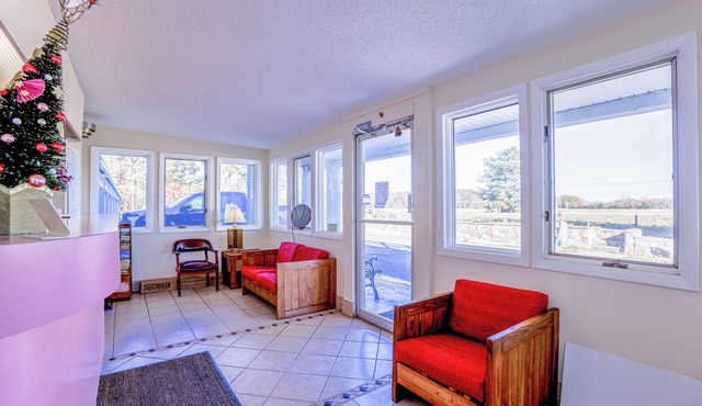 Whispering Pines by Hotel O Whitestone VA