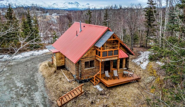 Whispering Pines Hideaway~Secluded, Rustic, Cozy