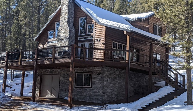 Whispering Pines - LUXURY Cabin-Hot Tub, Fireplace, Huge Deck, Pool Tbl, 6 Acres