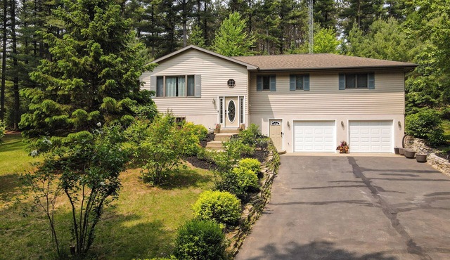 Whispering Pines Oasis 12 ac Scenic Forest Retreat