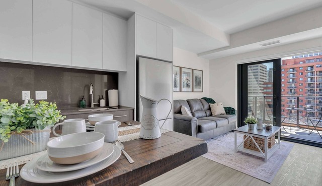 Whispering Pines Retreat DT Getaway & Skyline Views