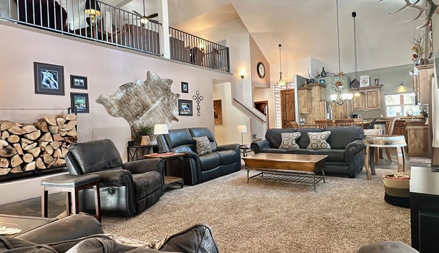 Whispering Pines Retreat, Private Spa/Rec Trailers allowed, Whispering Pines Retreat