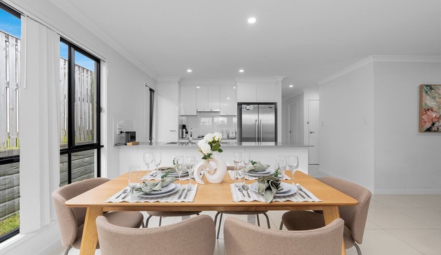 Whispering Pines - Stylish 3BR Duplex close to M1