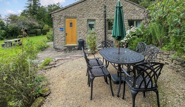 Whispering Pines - UK51248