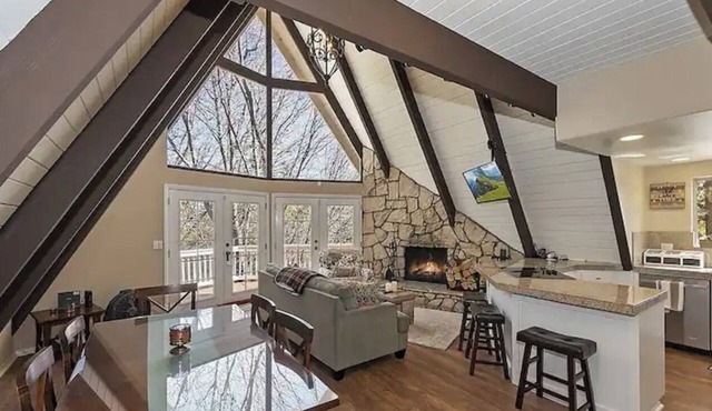 Whispering Pines A-Frame + Pool Table + 2 Patios!