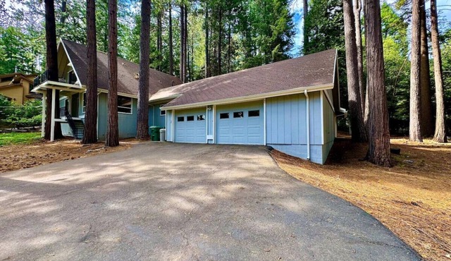 Whispering Pines: Garage Parking & Game Room