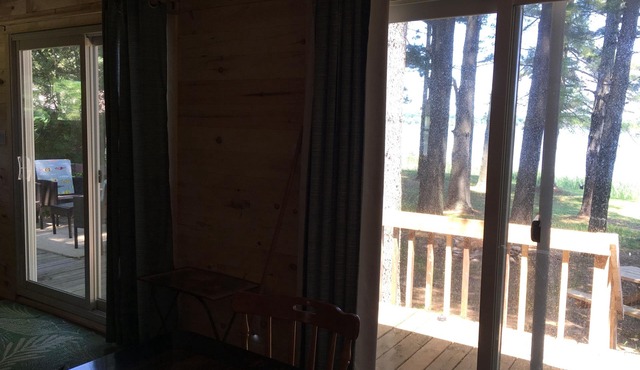 Whispering Pines - Waterfront 2 bedroom cottage