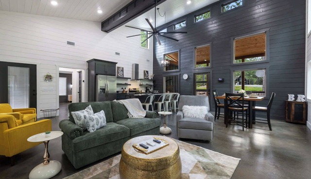 Whispering Retreat Sleeps 4