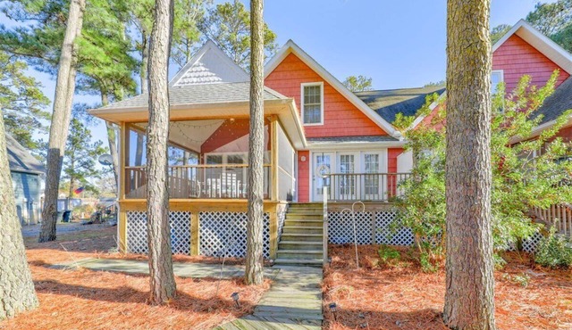 Whispering Pines on Chincoteague - Dog Friendly!