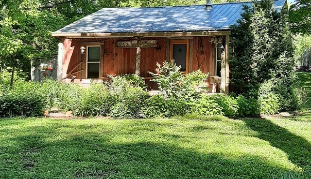 Whispering Waters Cabin on The Creek