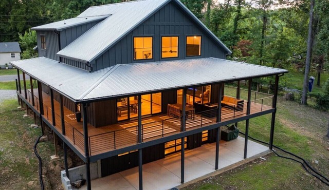 Whispering Waters-Dock,Slip,Game Room, SUPs/Kayak