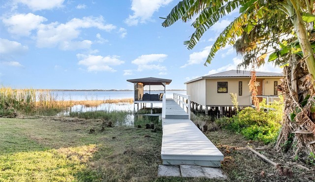 Whispering Waters Retreat in Mount Dora