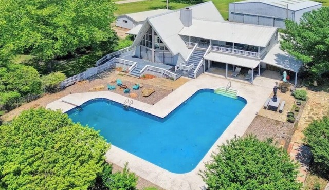 Whispering Way Lake Retreat