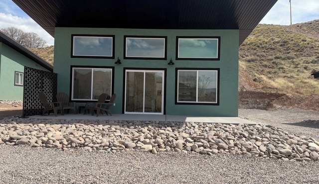 Whispering Willow #3 - Modern Comfort Retreat