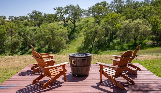 Whispering Wine - Beauty and Privacy Within Easy Reach of Local Wineries