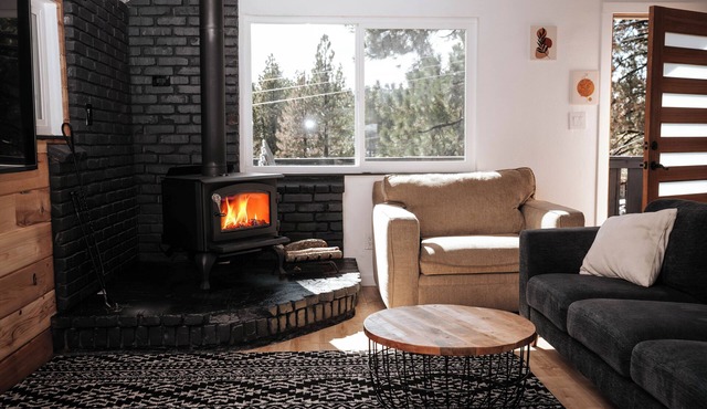 Whispering Woods - Fire pit, BBQ, Pets, Trails!