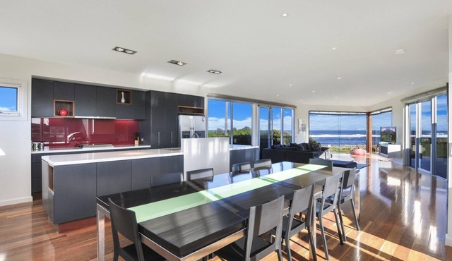 Whispers - Spectacularly Designed Beachfront Home