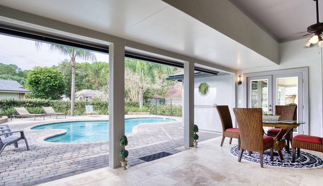 ~Whisperwind Sleeps 12 Heated Pool & Spa~