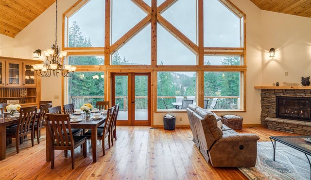 Whisperwood Lodge - Custom Country Lodge