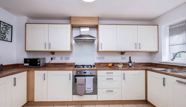 Whitby Townhouse by Your Lettings Peterborough