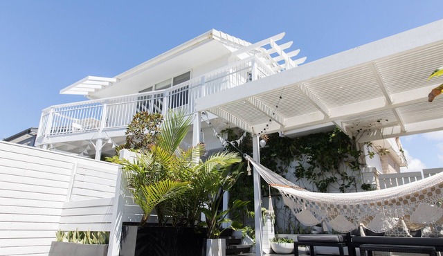 White Beach Cottage - Pets Welcome