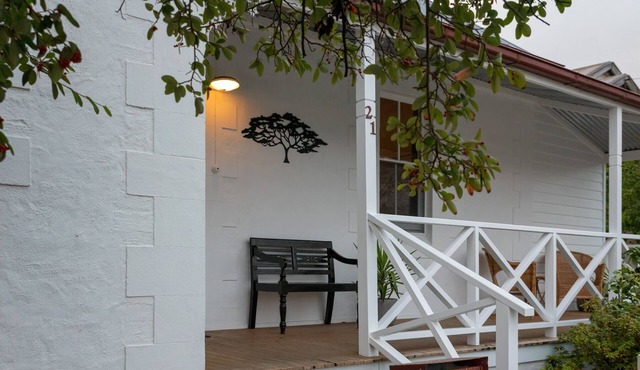 White Corner Cottage - quality heritage Rylstone home