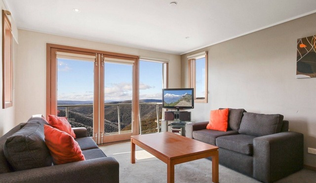 White Crystal 215 - Mt Hotham