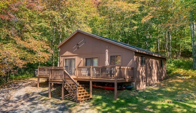 White Deer - 134 Cabin Mountain RoadnnWhite Deer - Lake Access, Hot Tub, Pet Friendly, Keurig