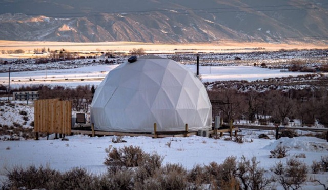White dome with two claw foot tubs sleeps two, no pets