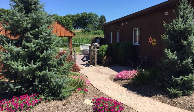 White Horse Guest Home w/Pool/hot tub