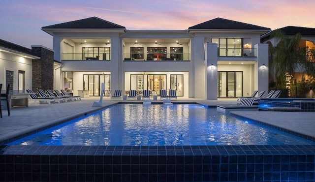 White House at Reunion | 10BR Luxe Stay w/Bowling Alley, Arcade, Private Pool, and Gym Near Disney