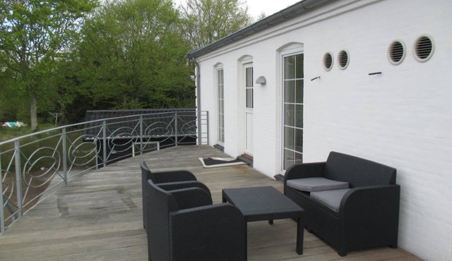 White House Hotel Apartments