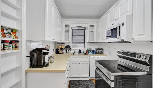 White House Hotel Hollywood