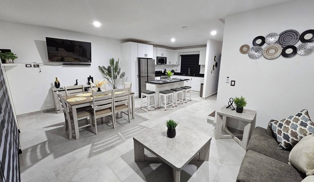 White House in Viñedos del Mar (3 floors)