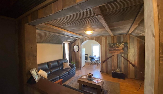 White House Lodge-Cabin Loft Studio