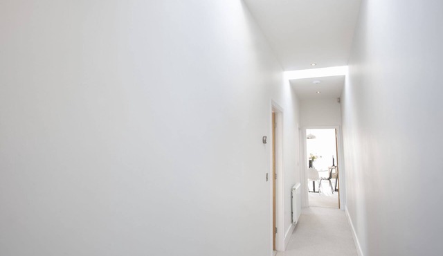 White House Luxury Apartments- Apartment C